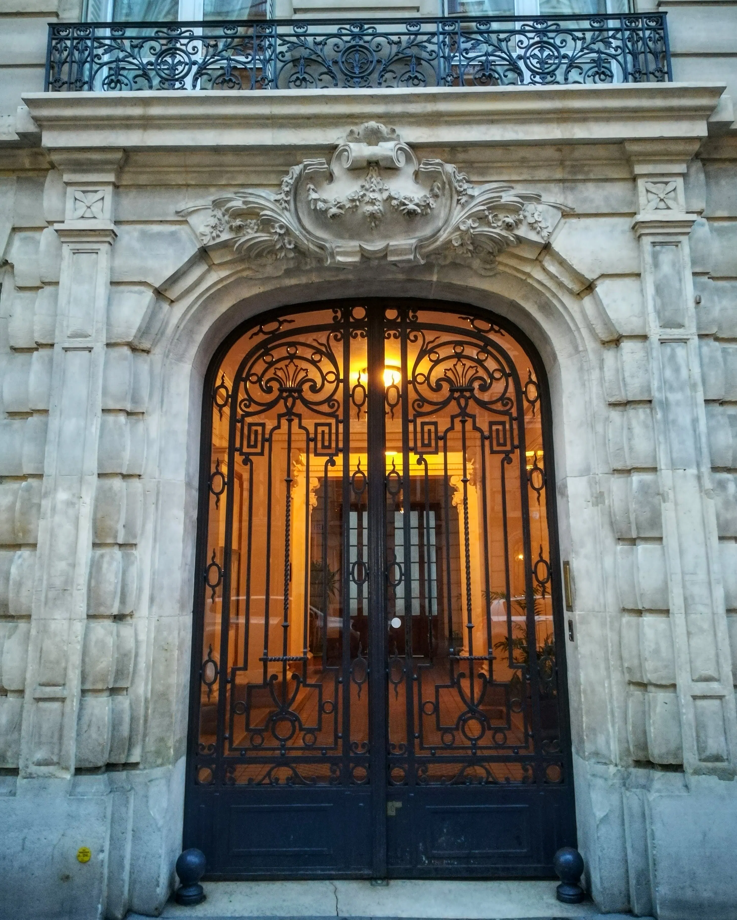 Réparation de porte cochères Paris (75016)
