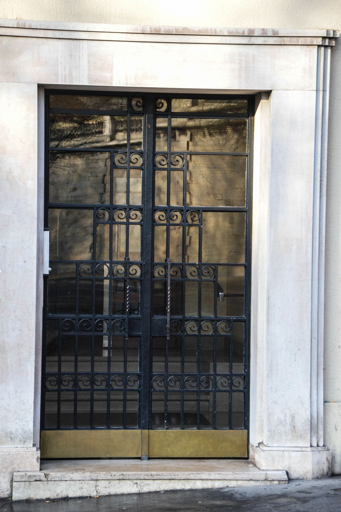 Réparation de porte cochères Paris (75006)